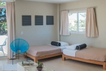 Posada en Venta con Acceso Directo al Mar en Playa El Yaque