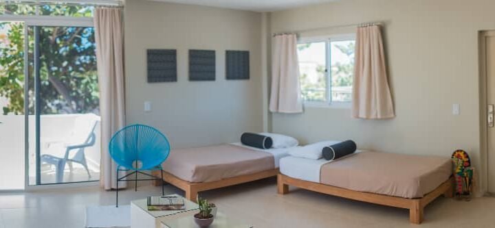 Posada en Venta con Acceso Directo al Mar en Playa El Yaque